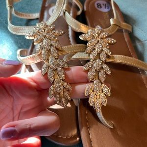 GOLD sparkle sandals ✨ perfect summer shoes ✨ beach boat cute glam open toe 😍